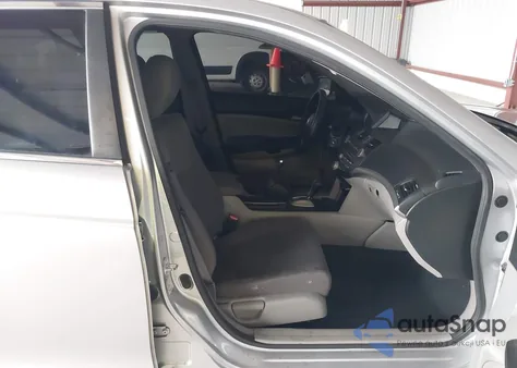 2011 Honda Accord 2.4 Lx-P z USA, uszkodzony, nr VIN 1HGCP2F49BA099611